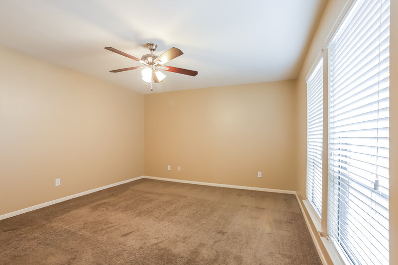 0/Mo, 6014 Maywood Forest Dr Houston, TX 77088 Master Bedroom View 3