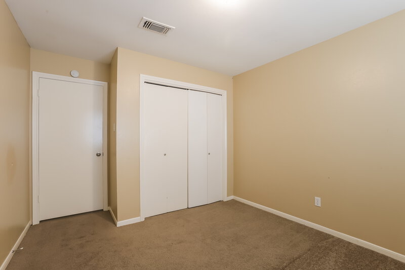 0/Mo, 6014 Maywood Forest Dr Houston, TX 77088 Bedroom View 5