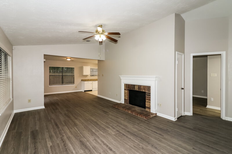 1,815/Mo, 7750 High Village Dr Houston, TX 77095 Living Room View 2