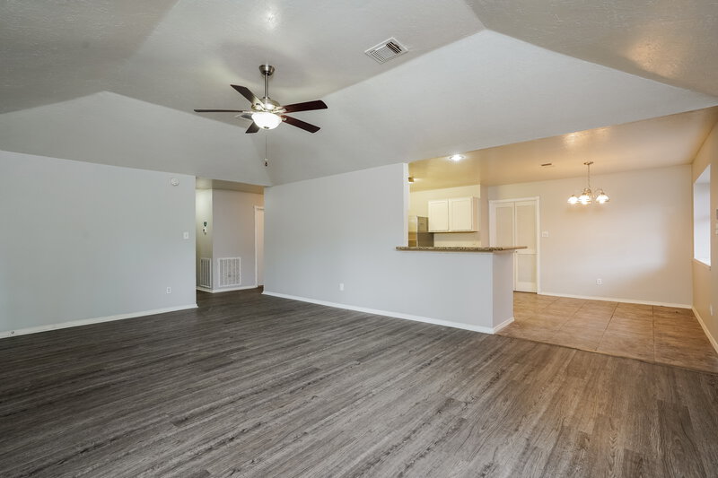 2,670/Mo, 16746 Summer Dawn Ln Houston, TX 77095 Living Room View 3
