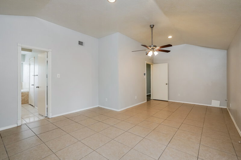 2,670/Mo, 16746 Summer Dawn Ln Houston, TX 77095 Main Bedroom View