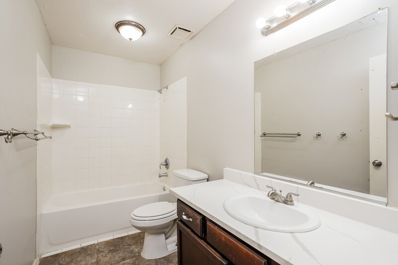 2,670/Mo, 16746 Summer Dawn Ln Houston, TX 77095 Bathroom View
