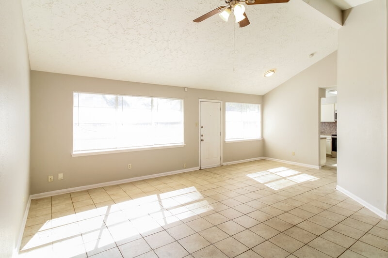 1,760/Mo, 7342 Sonnet Glen Ln Houston, TX 77095 Living Room View