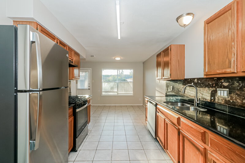 1,780/Mo, 8906 Belle Glen Dr Houston, TX 77099 Kitchen View 2