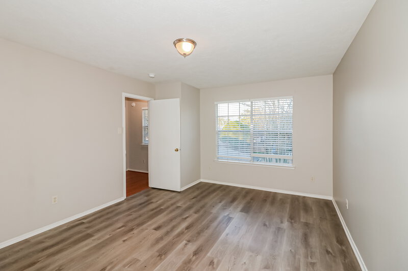 1,780/Mo, 8906 Belle Glen Dr Houston, TX 77099 Main Bedroom View