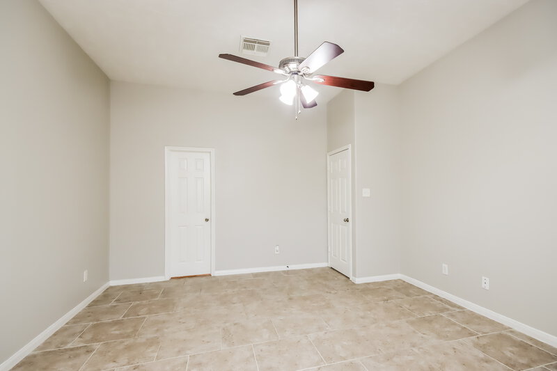 2,230/Mo, 21515 Lovis Way Humble, TX 77338 Main Bedroom View 2