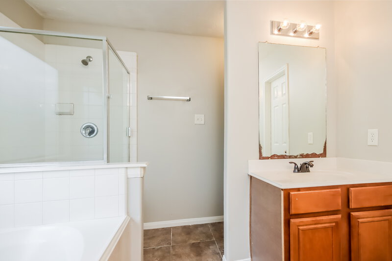 2,230/Mo, 21515 Lovis Way Humble, TX 77338 Main Bathroom View