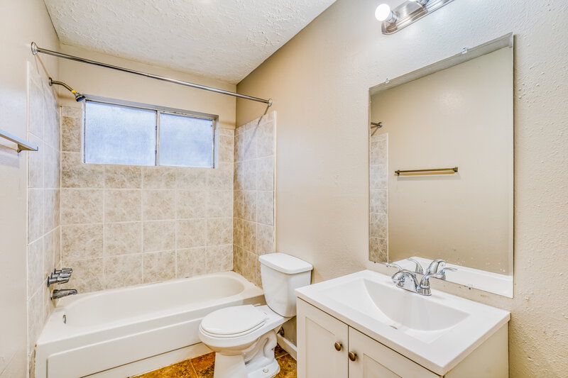 2,150/Mo, 20115 Woodhall Ln Humble, TX 77338 Bathroom View