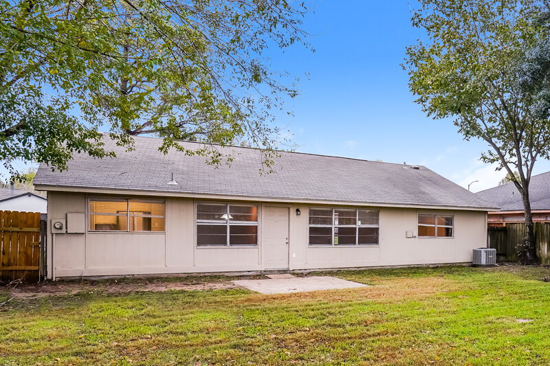 2,150/Mo, 20115 Woodhall Ln Humble, TX 77338 Rear View