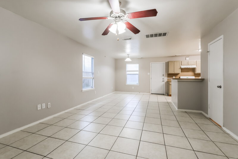 1,545/Mo, 21243 Linden House Ct Humble, TX 77338 Living Room View
