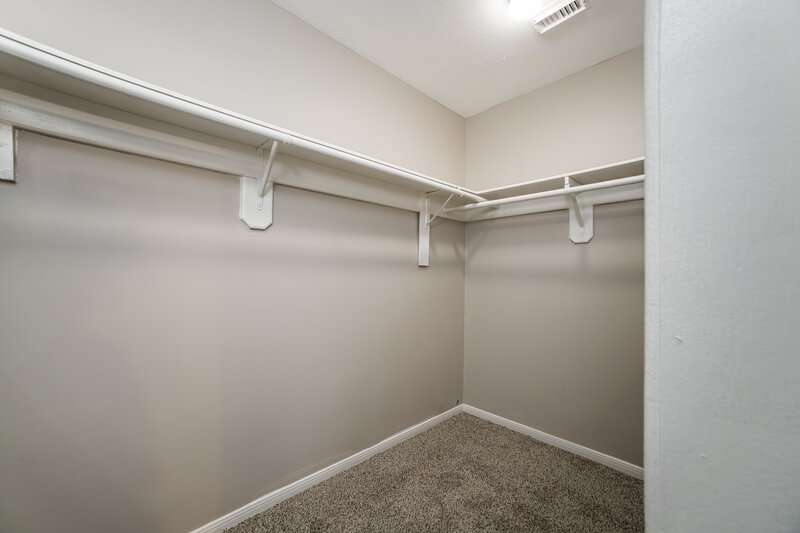 0/Mo, 8215 Burnt Ash Dr Humble, TX 77338 Walk In Closet View