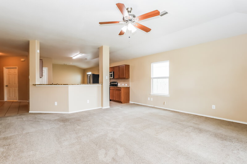 1,750/Mo, 20419 Friesian Trail Humble, TX 77338 Living Room View 3