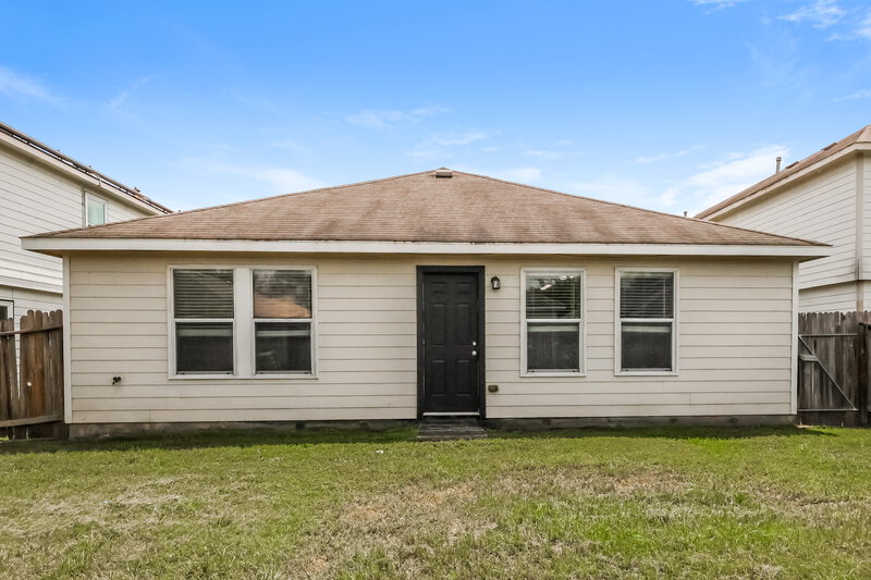 1,750/Mo, 20419 Friesian Trail Humble, TX 77338 Rear View