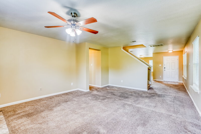 1,780/Mo, 20826 Bonham Park Ln Humble, TX 77338 Living Room View 2