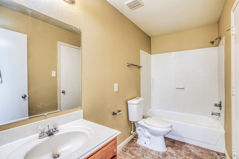 1,780/Mo, 20826 Bonham Park Ln Humble, TX 77338 Main Bathroom View