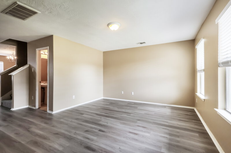 1,800/Mo, 21211 Linden House Ct Humble, TX 77338 Living Room View