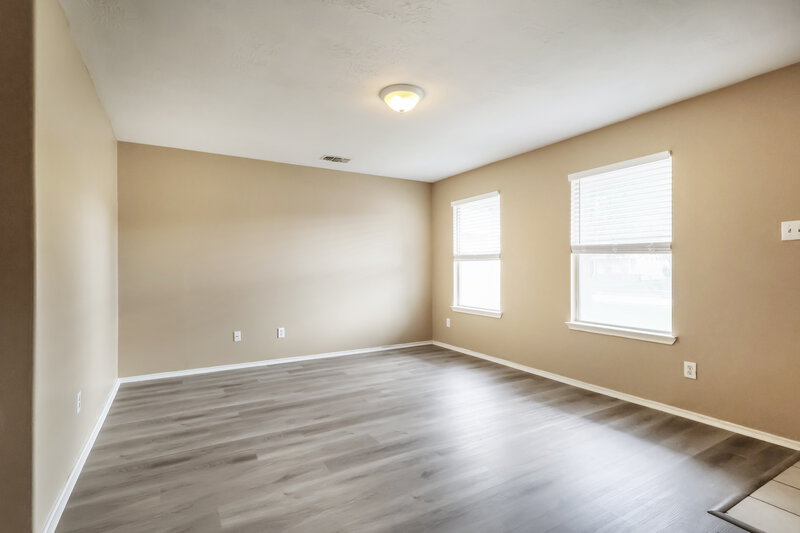 1,800/Mo, 21211 Linden House Ct Humble, TX 77338 Living Room View 2