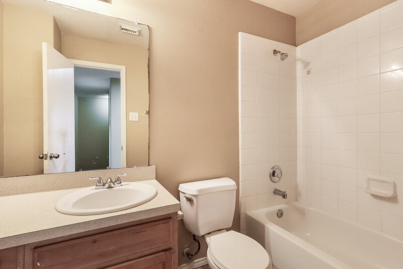 1,800/Mo, 21211 Linden House Ct Humble, TX 77338 Bathroom View