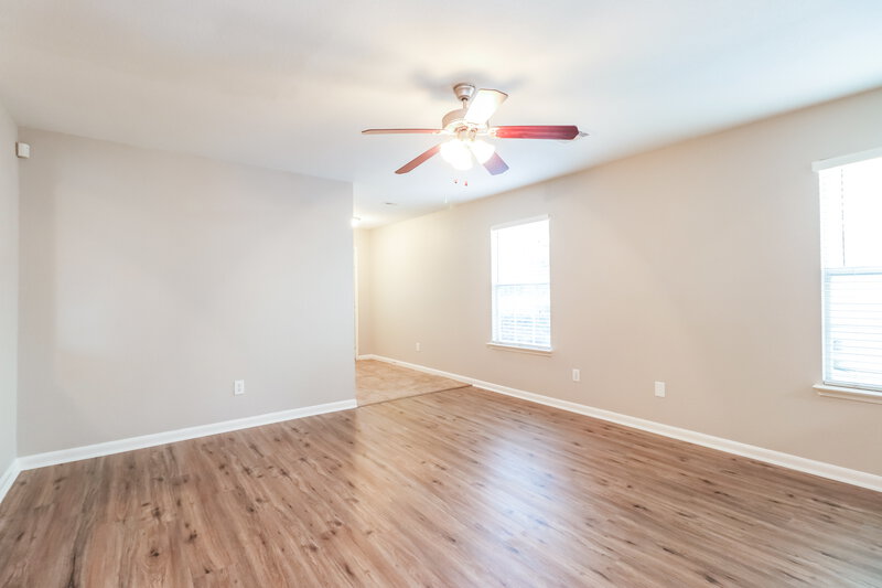 1,550/Mo, 21610 Forest Light Ct Humble, TX 77338 Living Room View 4