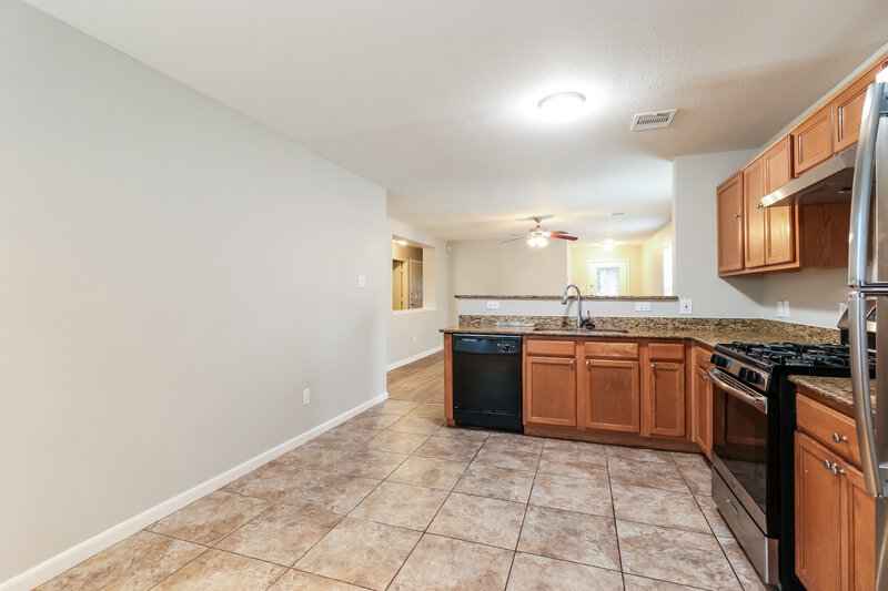 1,550/Mo, 21610 Forest Light Ct Humble, TX 77338 Kitchen View