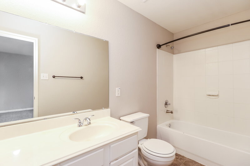 1,550/Mo, 21610 Forest Light Ct Humble, TX 77338 Main Bathroom View