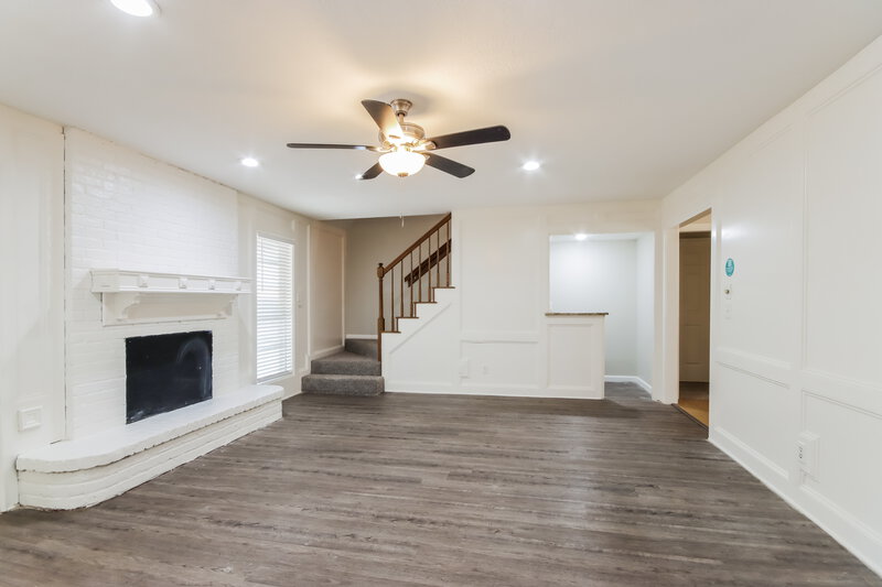 2,635/Mo, 5618 Forest Timbers Dr Humble, TX 77346 Living Room View 2