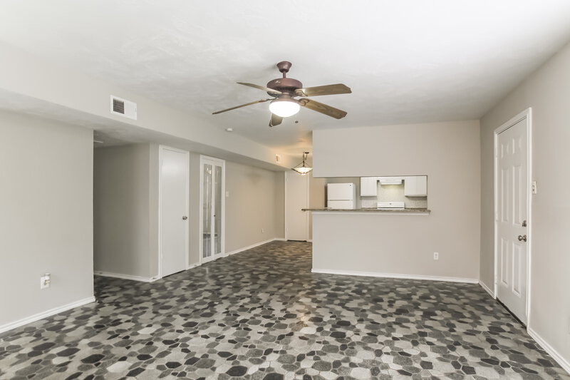 2,440/Mo, 7314 Pine Bower Ct Humble, TX 77346 Living Room View 2