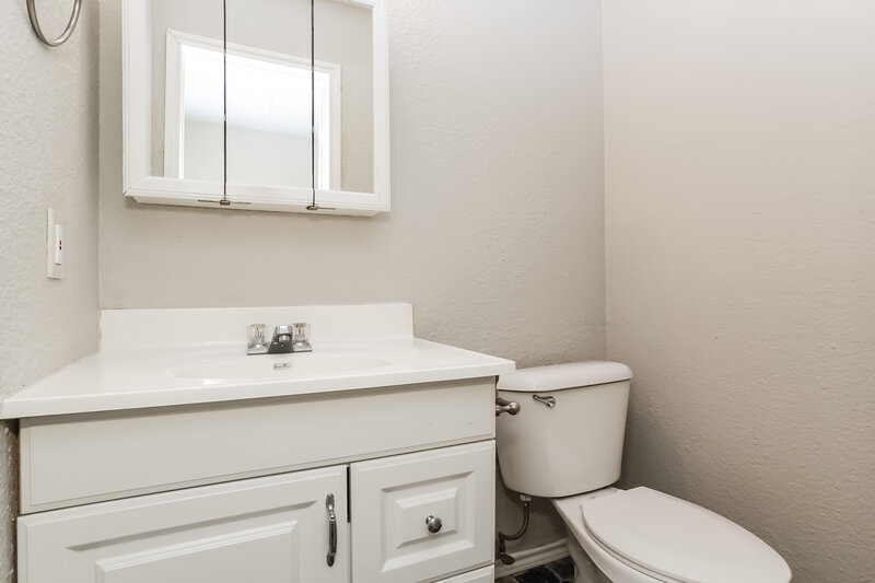 2,440/Mo, 7314 Pine Bower Ct Humble, TX 77346 Powder Room View