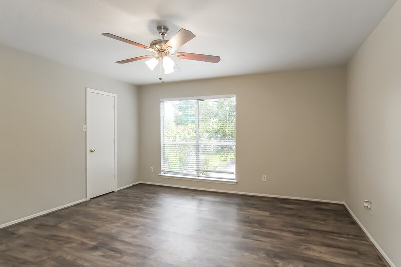 2,440/Mo, 7314 Pine Bower Ct Humble, TX 77346 Main Bedroom View 2
