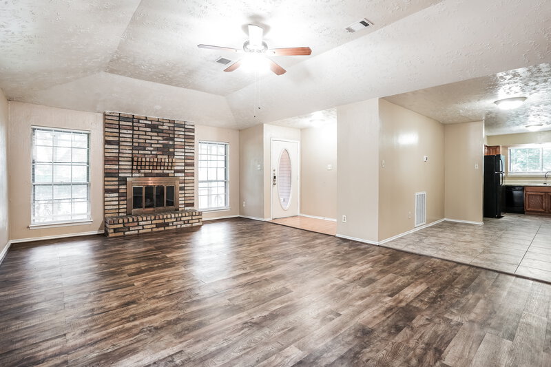 1,890/Mo, 20235 Timber Forest Dr Humble, TX 77346 Living Room View 2