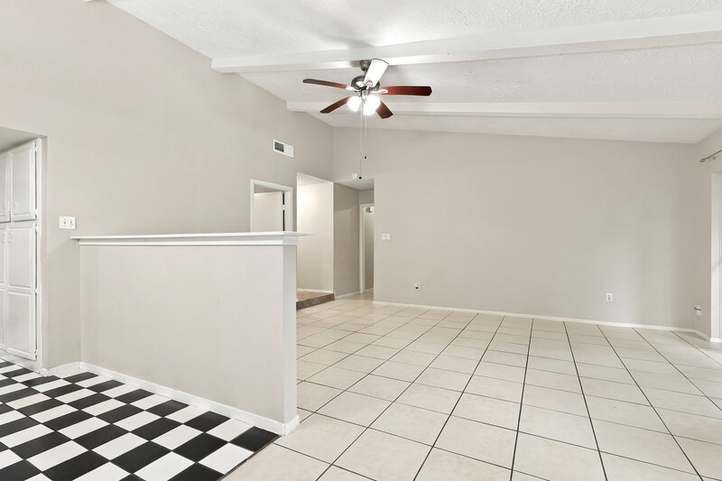 1,795/Mo, 5327 Enchanted Timbers Dr Humble, TX 77346 Living Room View 3