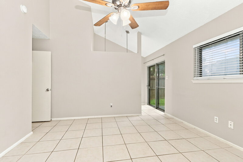 1,795/Mo, 5327 Enchanted Timbers Dr Humble, TX 77346 Living Room View 5