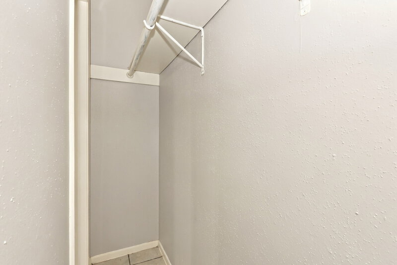 1,795/Mo, 5327 Enchanted Timbers Dr Humble, TX 77346 Closet View