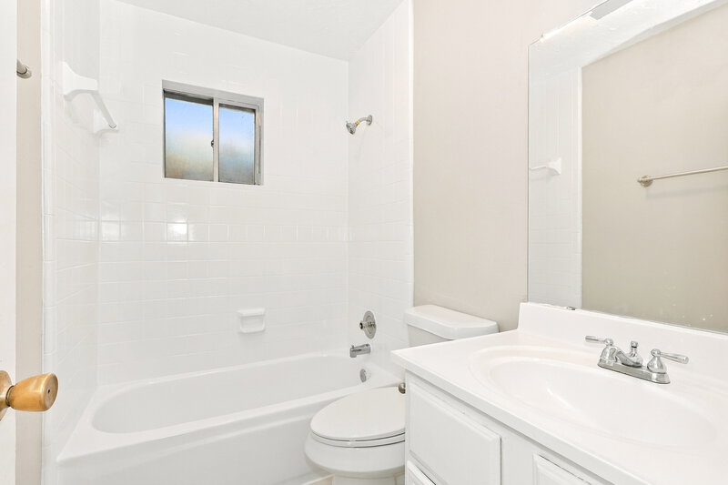 1,795/Mo, 5327 Enchanted Timbers Dr Humble, TX 77346 Bathroom View 2