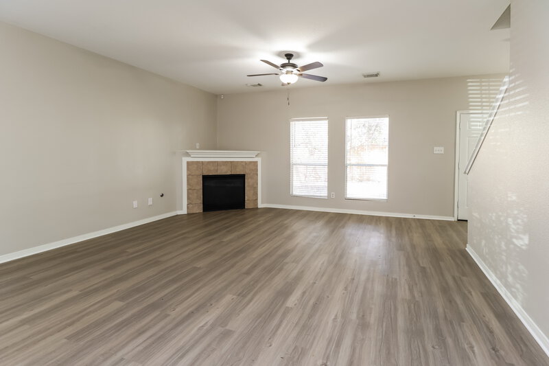 2,215/Mo, 12115 Landsdown Ridge Way Humble, TX 77346 Living Room View 2
