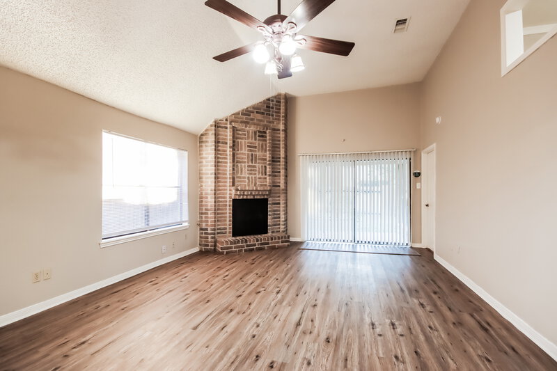 1,755/Mo, 19511 Atascocita Shores Dr Humble, TX 77346 Living Room View