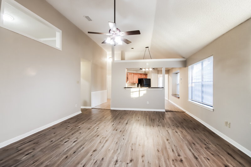 1,755/Mo, 19511 Atascocita Shores Dr Humble, TX 77346 Living Room View 2