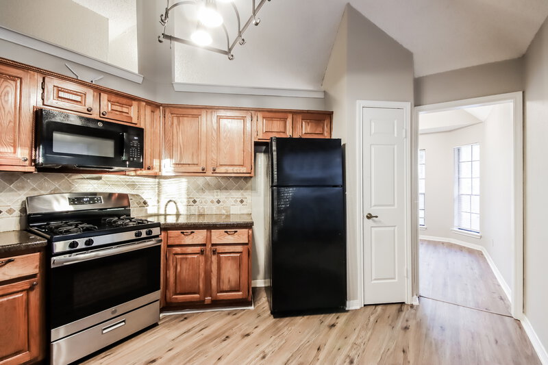 1,755/Mo, 19511 Atascocita Shores Dr Humble, TX 77346 Kitchen View