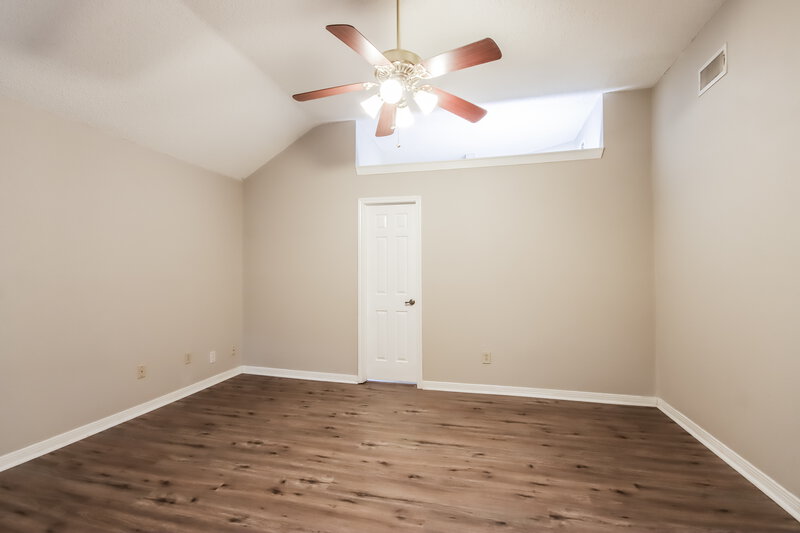 1,755/Mo, 19511 Atascocita Shores Dr Humble, TX 77346 Main Bedroom View 2