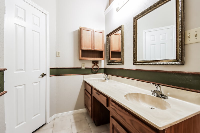 1,755/Mo, 19511 Atascocita Shores Dr Humble, TX 77346 Main Bathroom View