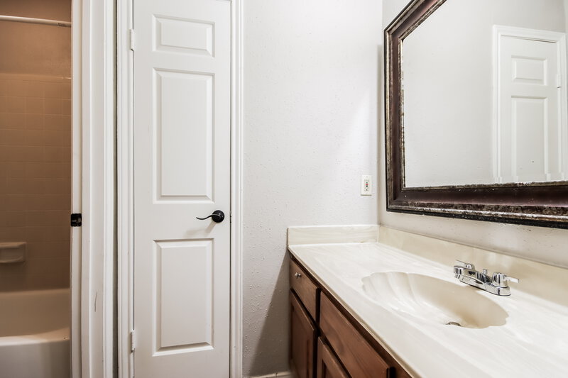 1,755/Mo, 19511 Atascocita Shores Dr Humble, TX 77346 Bathroom View