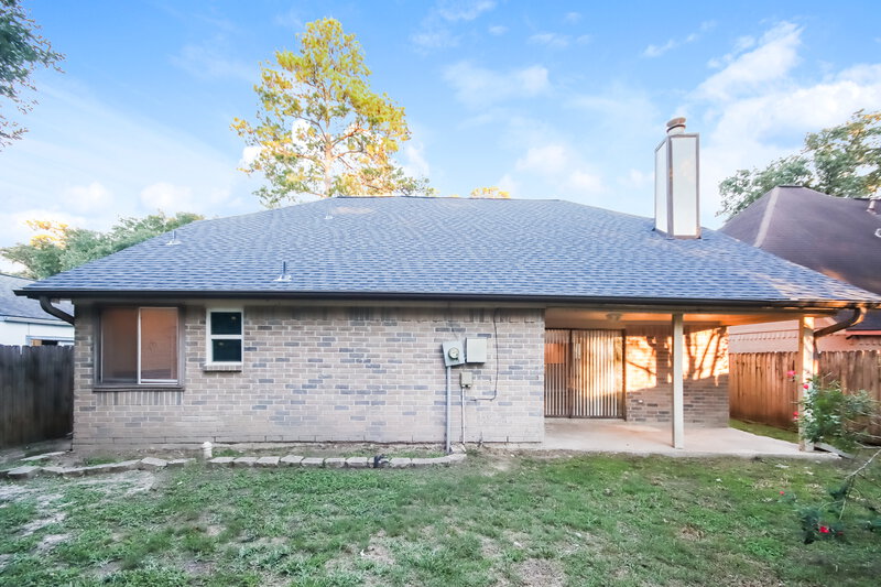 1,755/Mo, 19511 Atascocita Shores Dr Humble, TX 77346 Rear View