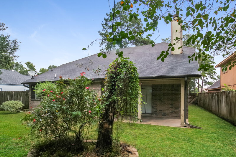 1,755/Mo, 19511 Atascocita Shores Dr Humble, TX 77346 Rear View 2