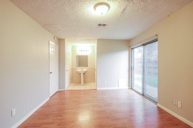 1,660/Mo, 5434 Heronwood Dr Humble, TX 77346 Main Bedroom View 2