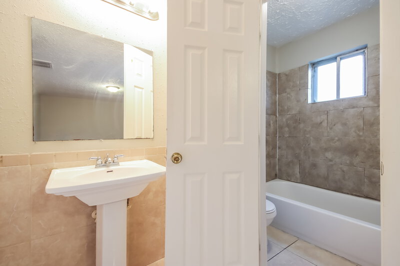 1,660/Mo, 5434 Heronwood Dr Humble, TX 77346 Main Bathroom View