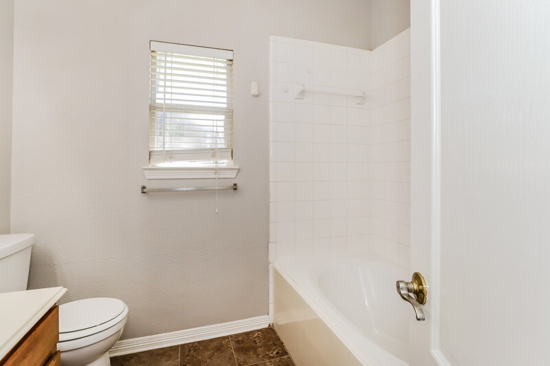 1,710/Mo, 5238 Sherilynn Dr Spring, TX 77373 Main Bathroom View 2