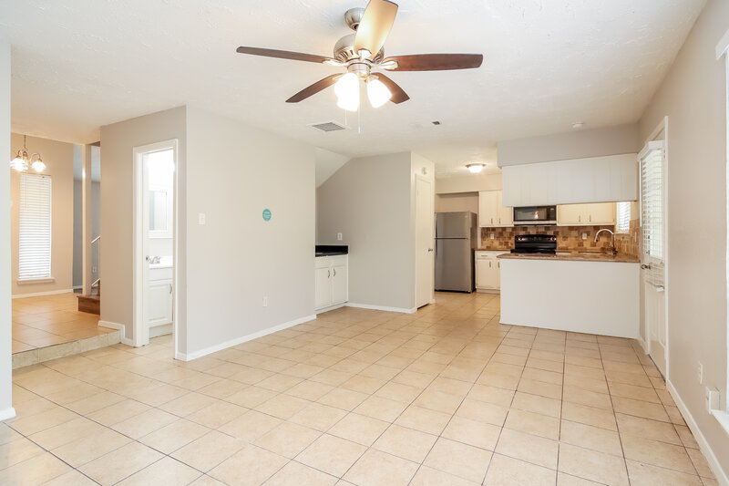 2,430/Mo, 4515 Burkegate Dr Spring, TX 77373 Family Room View 2