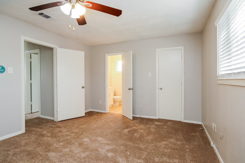 2,430/Mo, 4515 Burkegate Dr Spring, TX 77373 Main Bedroom View
