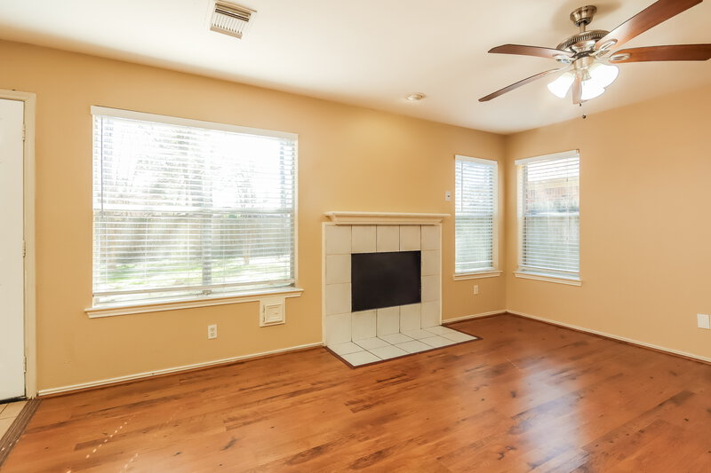 2,305/Mo, 2610 Heatherknoll Dr Spring, TX 77373 Living Room View