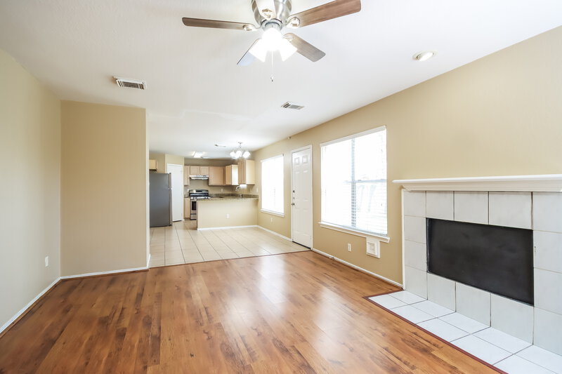 1,900/Mo, 2610 Heatherknoll Dr Spring, TX 77373 Living Room View